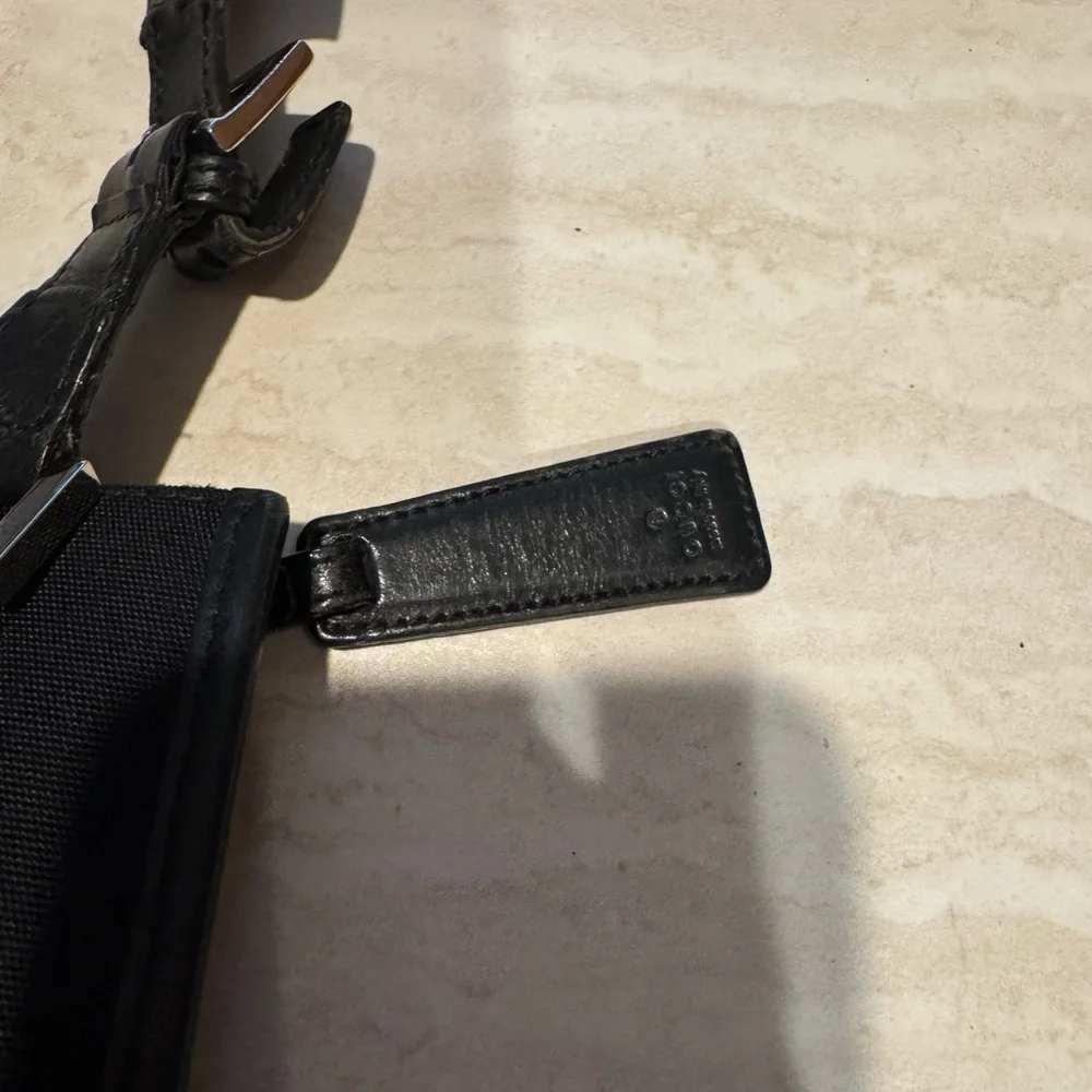 GUCCI GG Supreme Shoulder Nylon‎ Leather Trimmed Messenger 92560